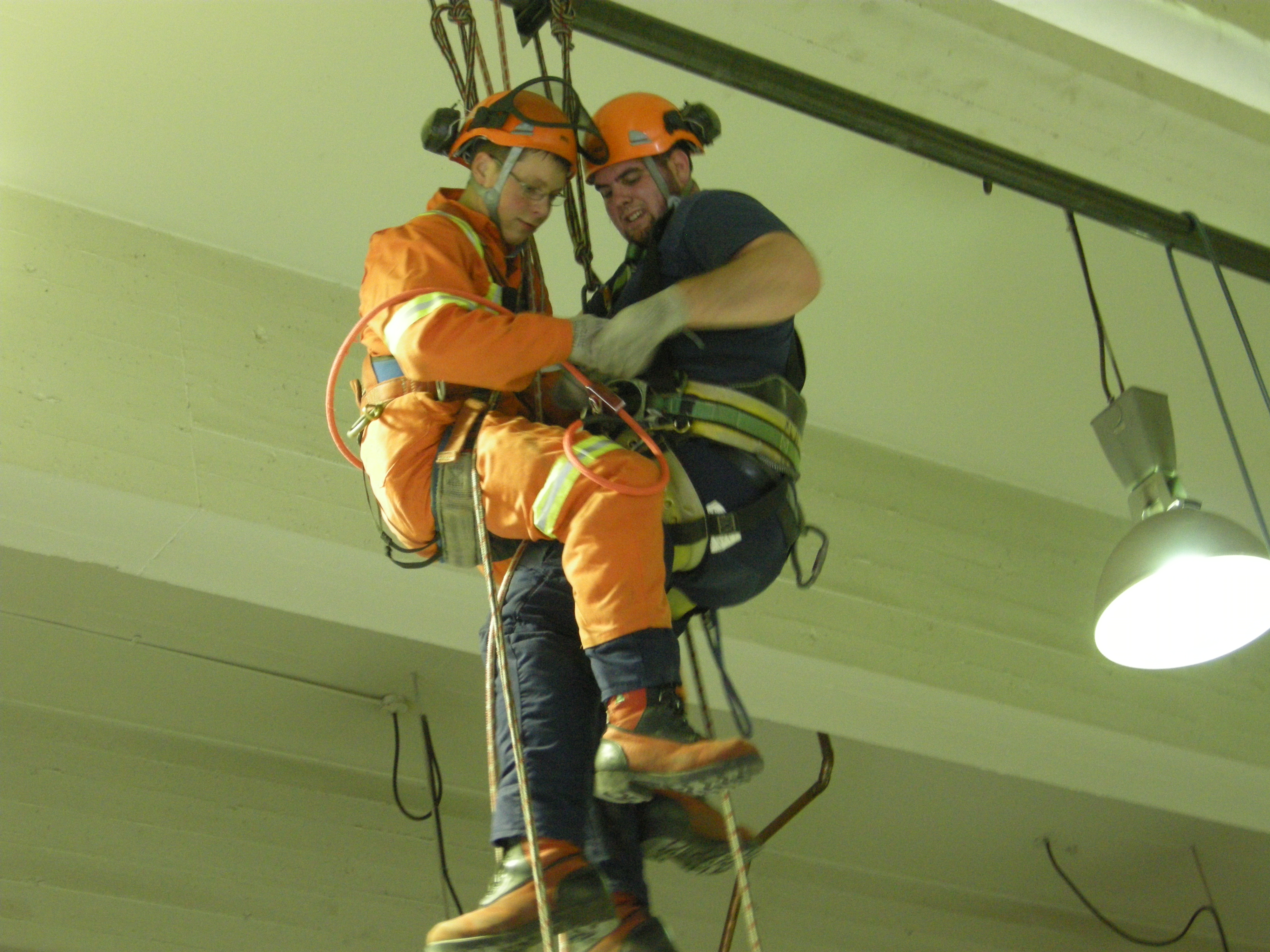 C13 : Sauvetage aérien dans un arbre
